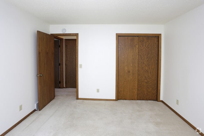 2BR, 1BA - 1,020 SF