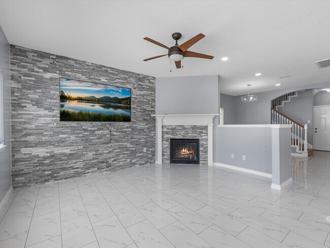 Photo - 6131 Settlers Lake Cir W