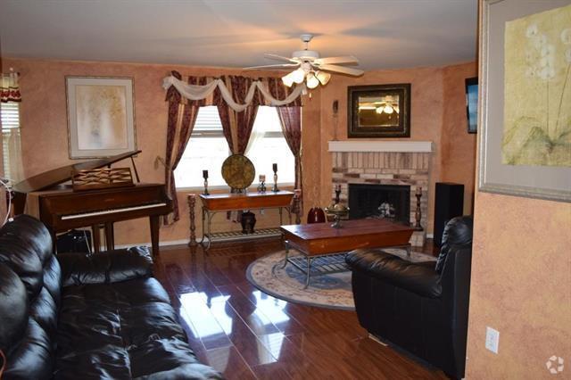 Building Photo - 2809 Lake Terrace Dr Rental