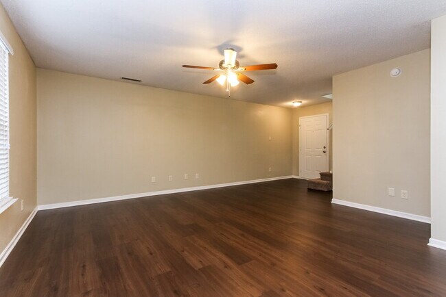 Photo - 6852 Youngberry Dr