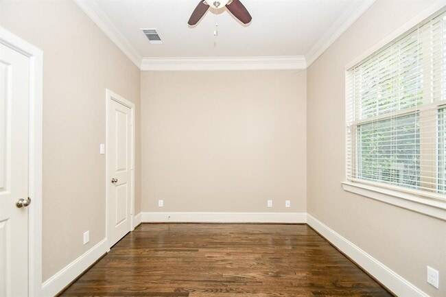 Photo - 716 Nicholson St