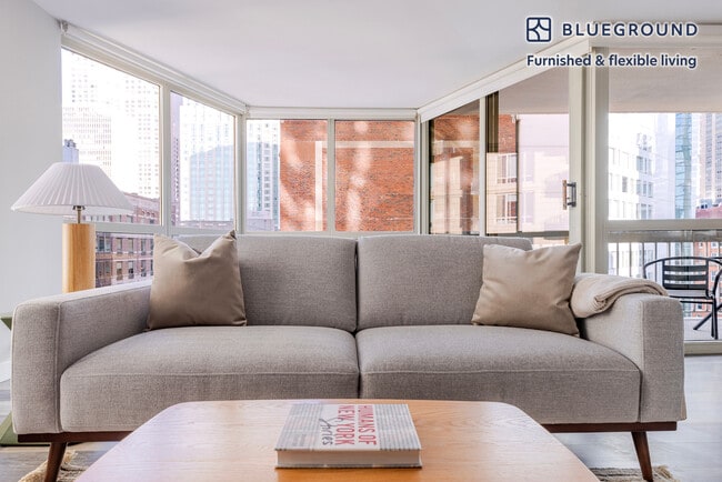 Photo - 1 E Delaware Pl Unit FL14-ID1359