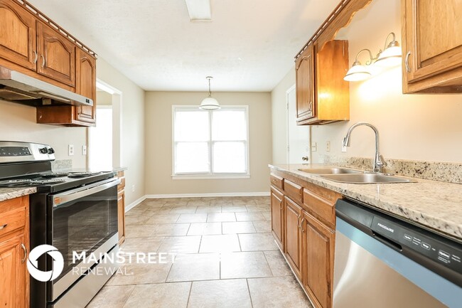 Photo - 305 Short Ct