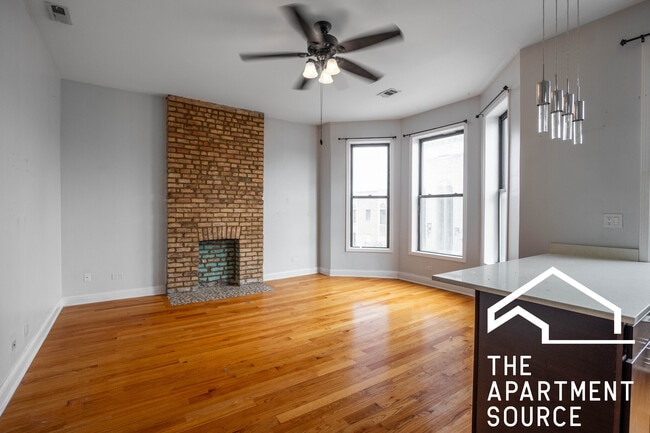 Photo - 2122 N Milwaukee Ave