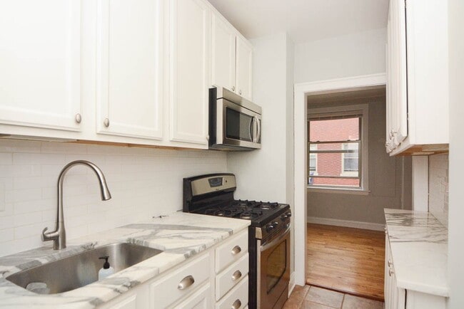 447 W Surf St Unit S4
