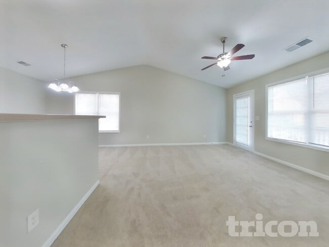 Photo - 172 Greystone Cir