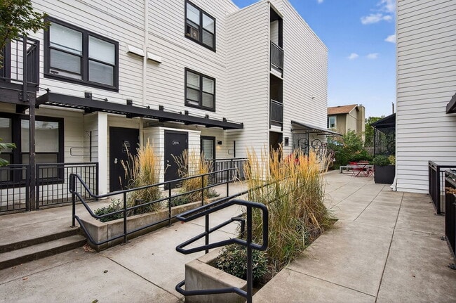 Photo - 5635 NE Glisan St Unidad 6