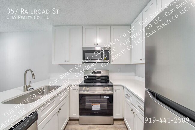 Photo - 357 Railroad St