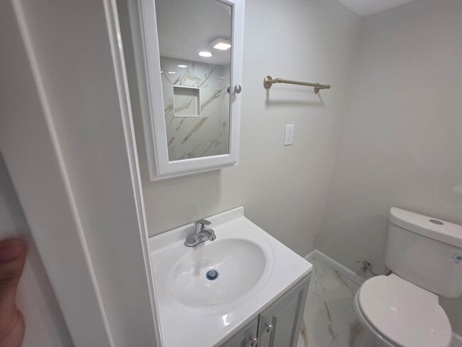 Building Photo - 15 Duane Dr Unit 1