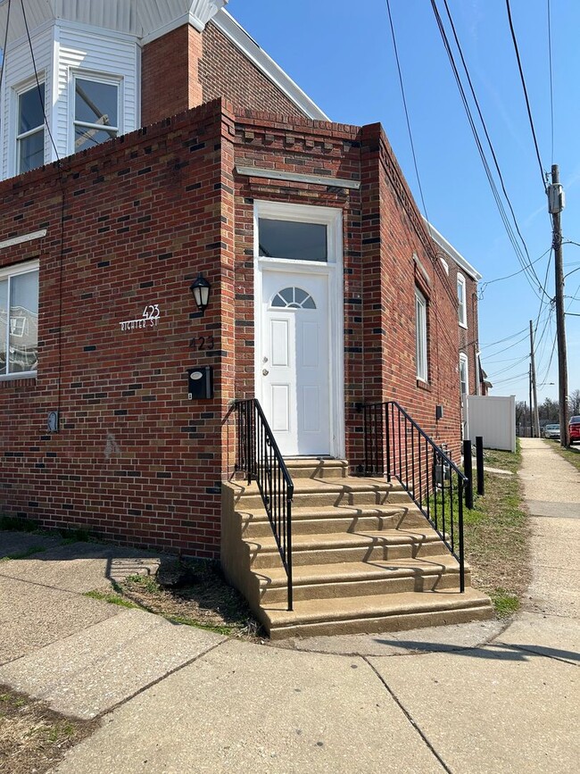 Building Photo - 423 Righter St Unit 2