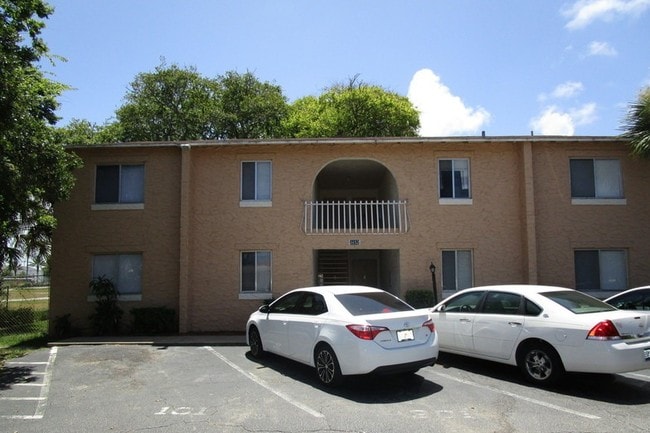 The Villas Apartments - South Daytona Apartments