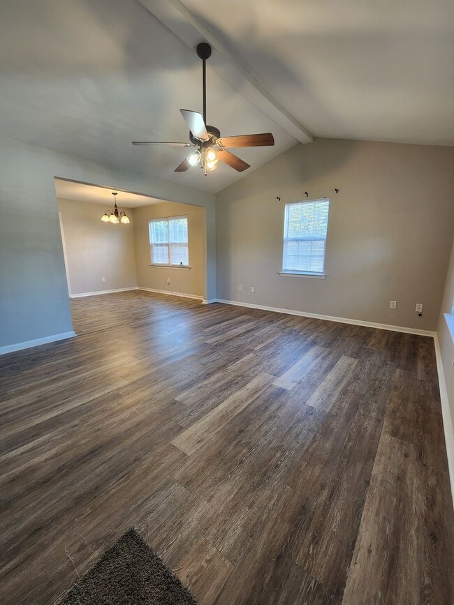Photo - 1073 Cassidy Ln