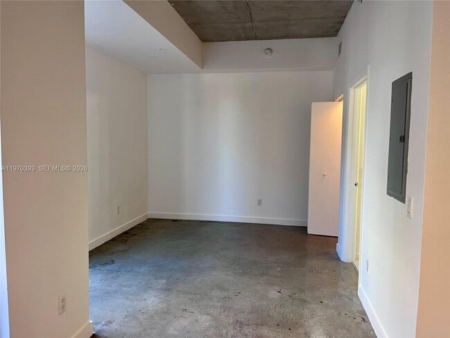 Photo - 151 SE 1st St Unidad 506