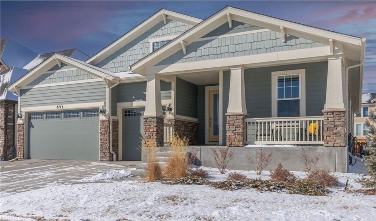 Gorgeous & Large 3 Bedroom 2 Bath Home wit... - Gorgeous & Large 3 Bedroom 2 Bath Home wit...