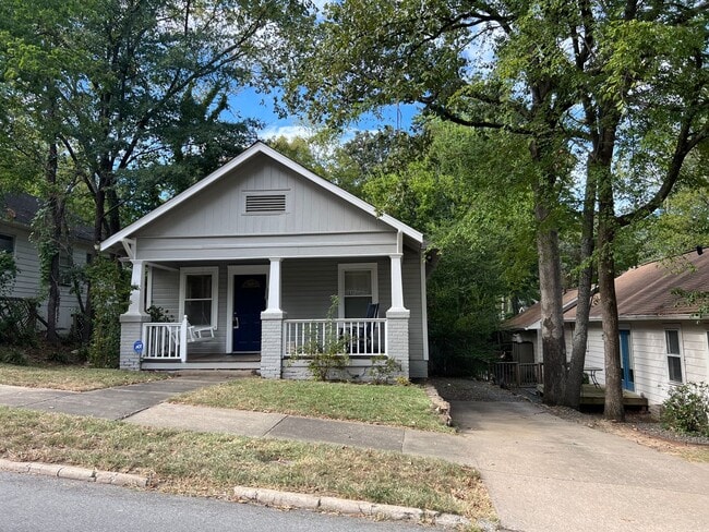 Building Photo - 3520 Lee Ave