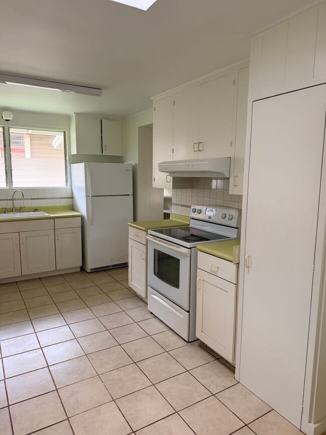 Photo - Cozy home with large yard in Wailuku