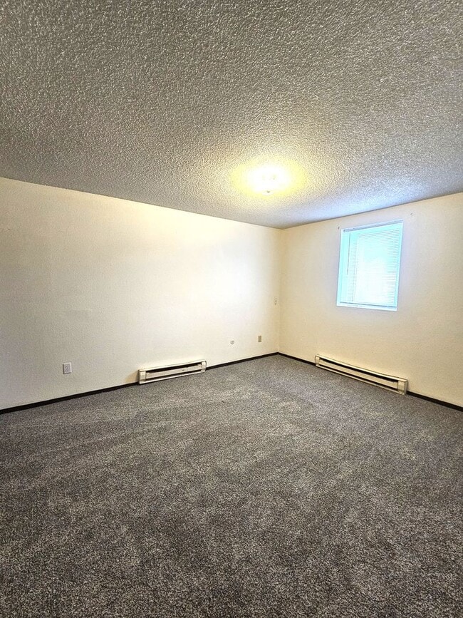 747 Glenarm St Unit 2