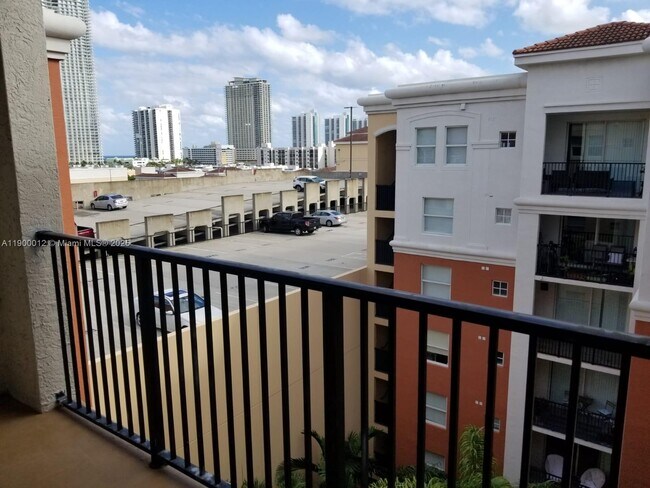 Building Photo - 17150 N Bay Rd Unit 2922