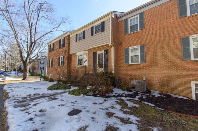 Photo - Charming 4 Bed 3.5 Bath Townhome
