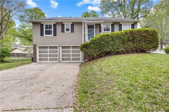 Bright & Spacious 3-Bed Home with Finished... - Bright & Spacious 3-Bed Home with Finished...