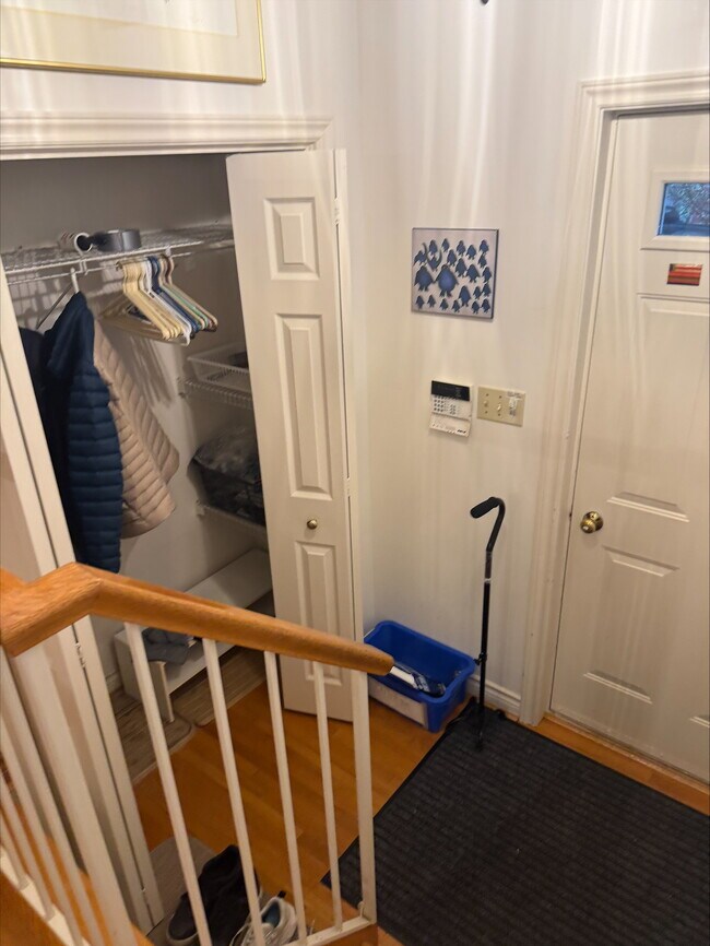 Photo - BEAUTIFUL FOR BEDROOM HOME MINUTES FROM WESTERN CAMPUS