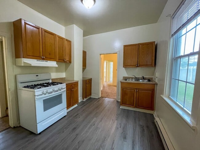 Photo - 307 N 6th Ave