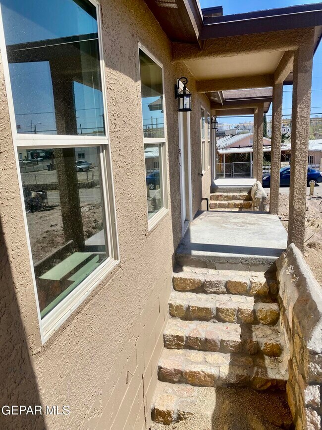 Photo - 108 N Gibraltar Dr