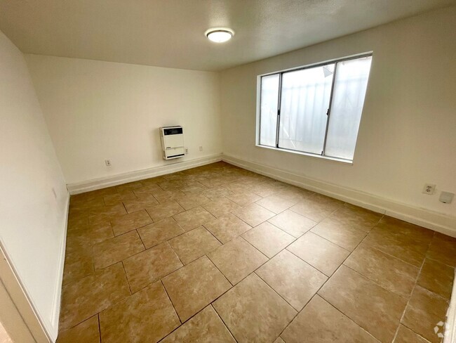 Building Photo - 1083-1085 67th St, Oakland, CA 94608 Unit 1083 67th St  B Rental