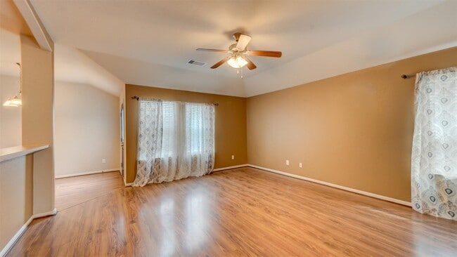 Photo - 2831 Lockeridge Bend Dr