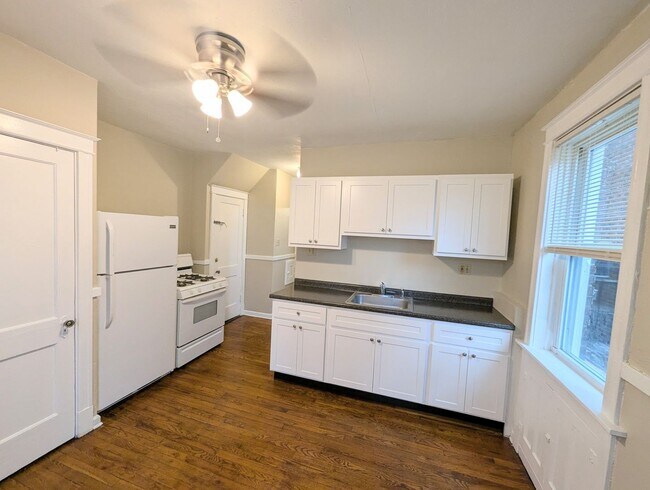 Building Photo - 5109-5111 S Broadway St Unit 5111 1F