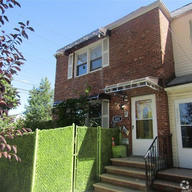 Building Photo - 82-1 251st St Unit 1 Rental