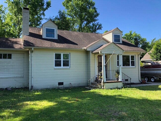 Building Photo - 1713 McHenry Ave Unit 1713 McHenry Ave front house