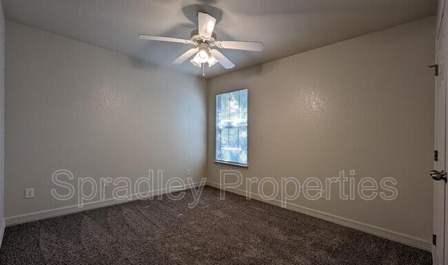 Photo - 820 N Beal St