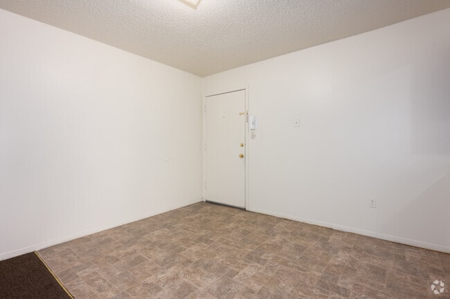 2BR, 1BA - 1,003SF - Dining Room