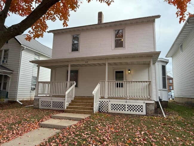 Photo - 215 E Bloomington St