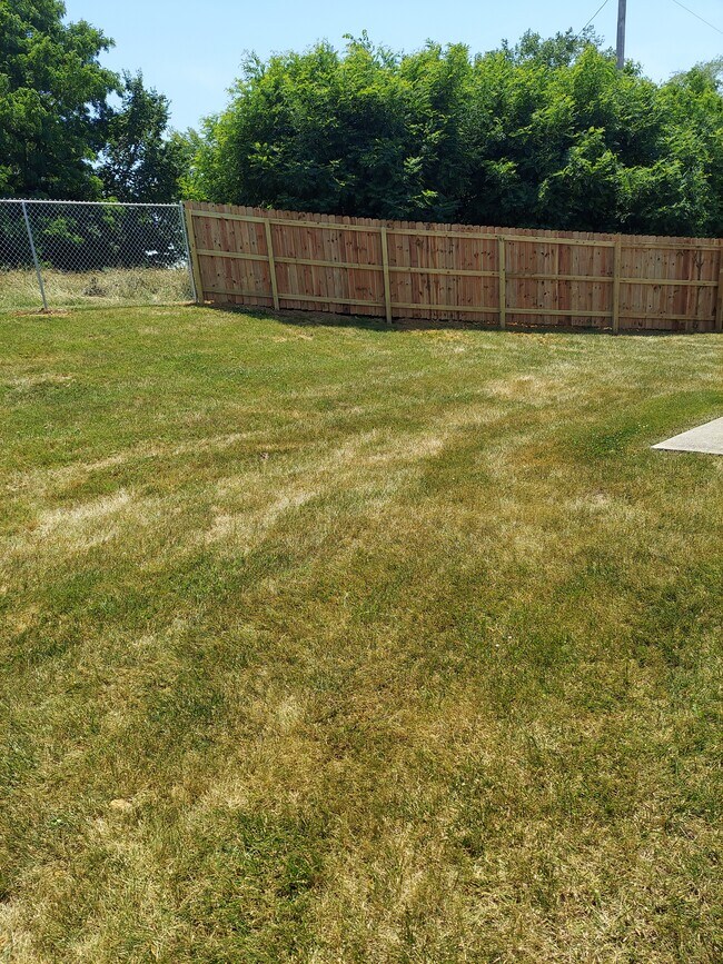 Photo - 700 Glenstone Dr