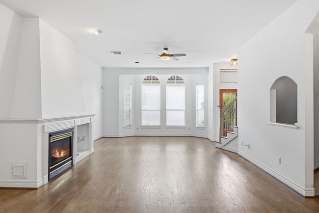 Photo - 110 Detering St