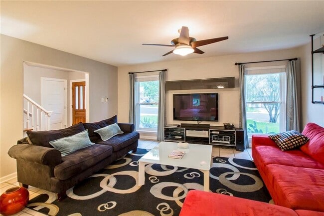 Photo - 2013 Northridge Dr