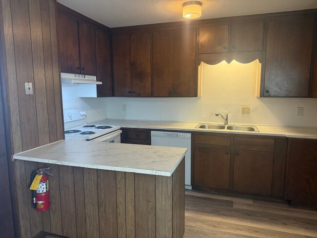 Photo - Adorable 2 Bedroom Convenient to I-29, Shopping & More!