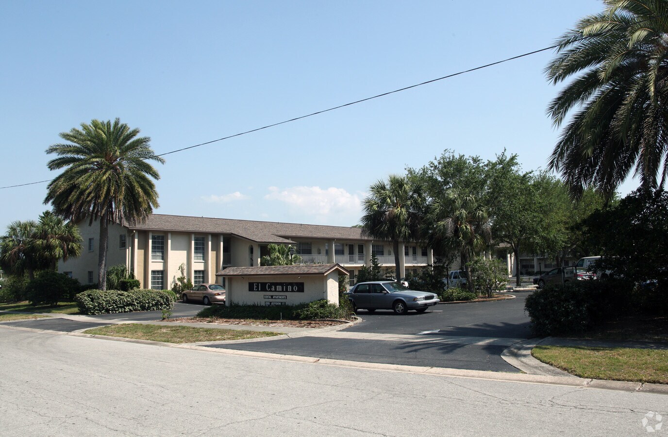 El Camino - El Camino Apartments