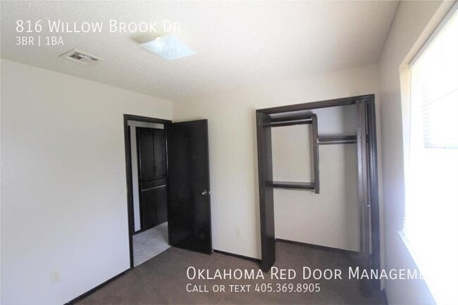 Photo - 816 Willow Brook Dr