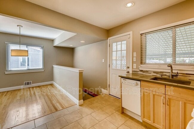 Photo - 1877 S Fairfax St