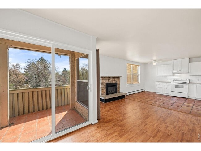 Building Photo - 3030 Oneal Pky Unit M39