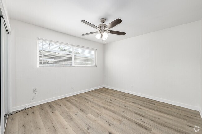 1BR, 1BA - 500SF - Baedroom