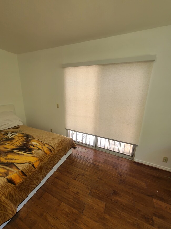 Photo - 619 N Edinburgh Ave