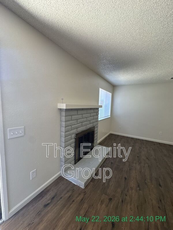 Photo - 148 S Peppertree St