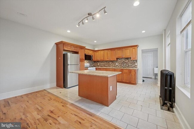 Photo - 6328 N Beechwood St