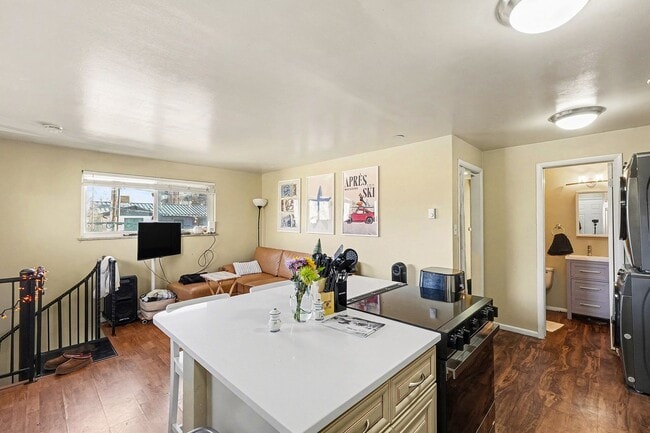 Photo - 5 bedroom and 4 bathrooms!! University Hill