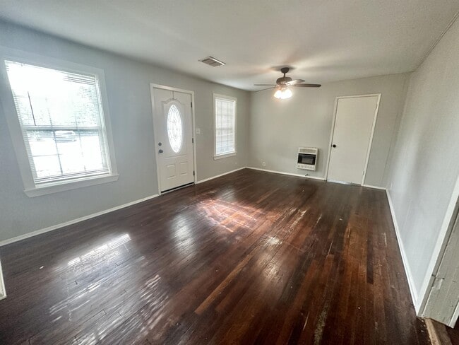 Photo - 1008 Peak St