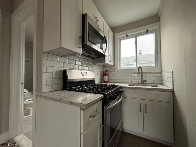 Photo - 355 River Dr Unidad 2